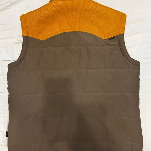 Howler bros vest size medium - Picture 2 of 2